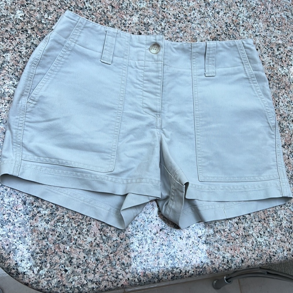 Petit Context Short